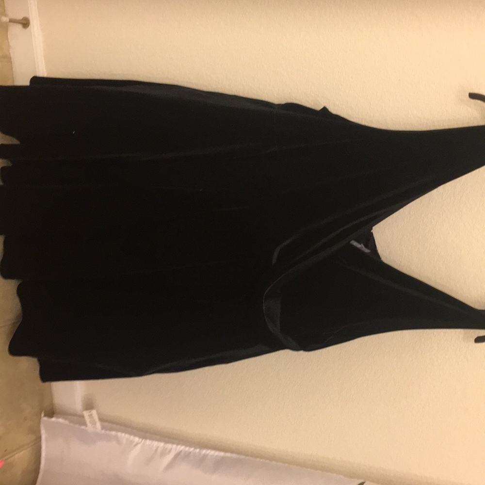 Torrid size 26 black velvet 👗
